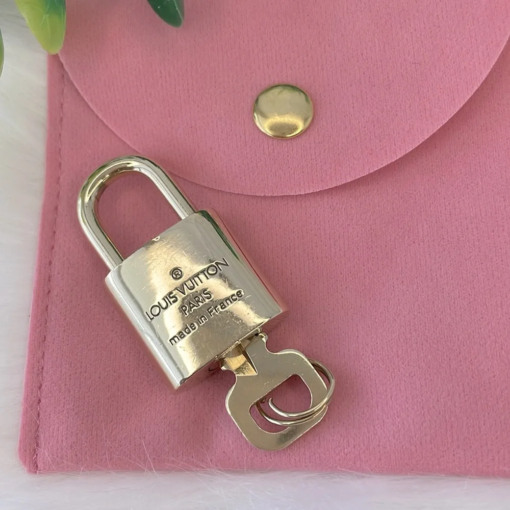 Louis Vuitton Padlock‎ And Key #309